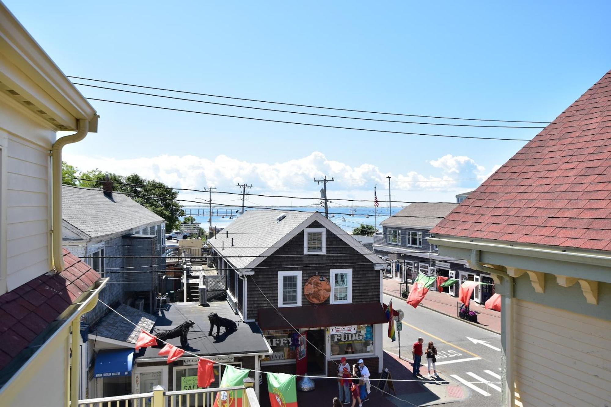 Center Of Town Steps Away Private Deck Lejlighed Provincetown Eksteriør billede